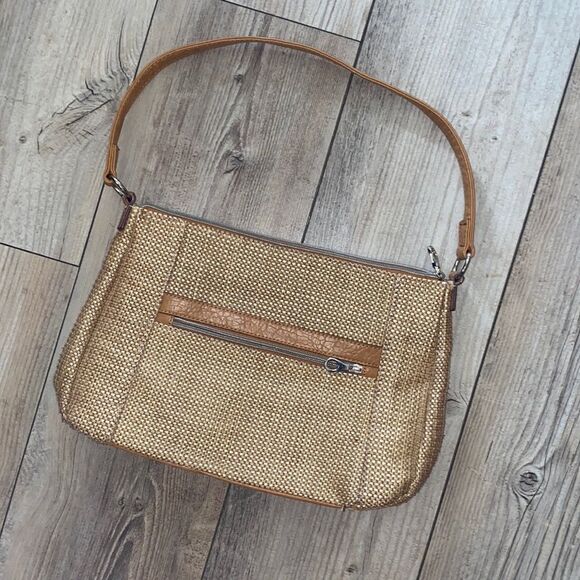 NWOT Relic Purse  - Picture 1 of 7